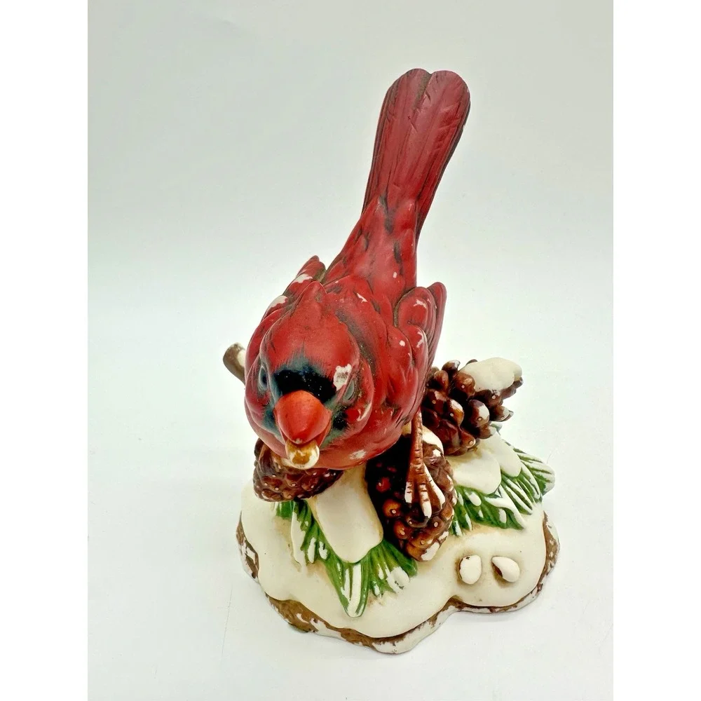 Classic Treasures Porcelain Red Cardinal Bird Figurine‎ Winter Snow Pine Cone 5